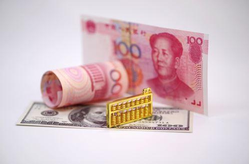 美国国务院称恢复处理外国学生签证